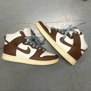 Nike Unisex Sneakers - Brown, White, and Blue